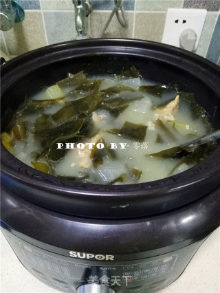 Winter Melon Seaweed Pork Bone Soup recipe