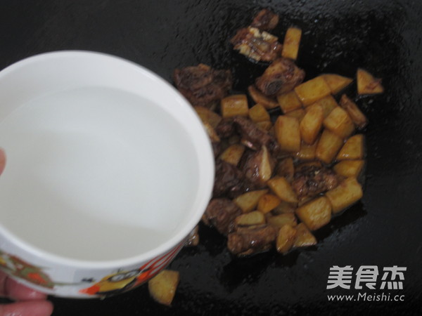 Black Pepper Ribs Stewed Potatoes recipe