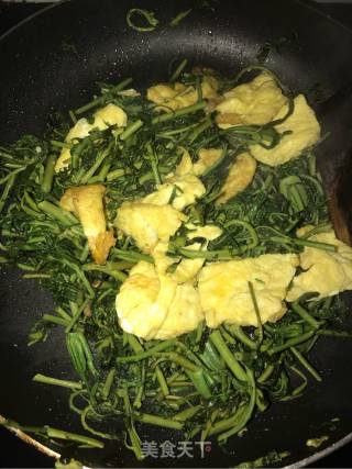 Scrambled Eggs with Toon Sprouts recipe