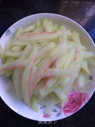 Stir-fried Watermelon Rind with Green Pepper recipe