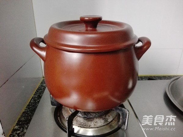 Claypot Version of Cantonese-style Cured Meat Claypot Rice recipe