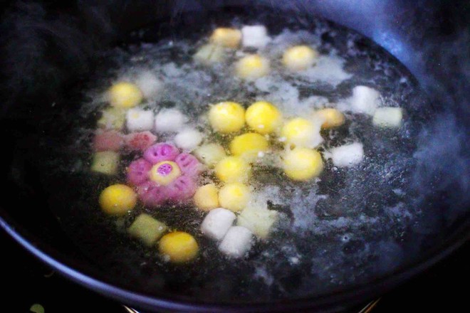 Stewed Taro Balls with Snow Peas and Seafood recipe