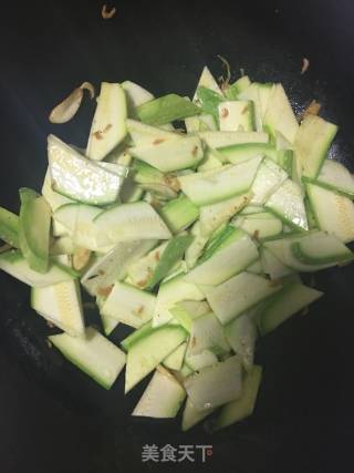 Stir-fried Xihu with Shrimp Skins recipe