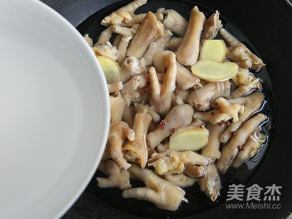Pickled Pepper Chicken Feet recipe