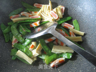 Fried Snow Peas with Yuba and Shrimp Cake recipe