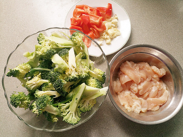 Stir-fried Chicken with Broccoli recipe