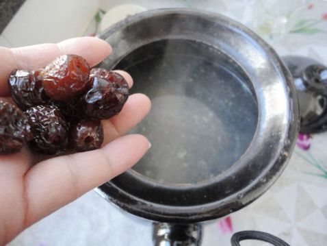 Chicken Soup with Red Dates and Lotus Root recipe