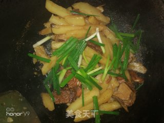 Braised Pork and Potato Chips recipe