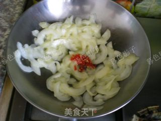 Noise-reducing and Fire-removing Old Cucumber Slices recipe