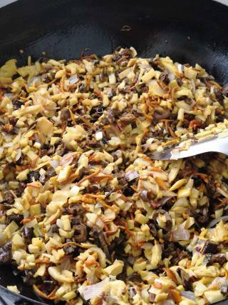 Steamed Dumplings with Assorted Dried Vegetables recipe