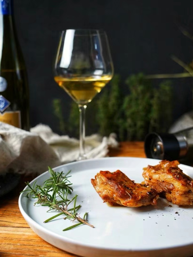 Pan-fried Lamb Chops with White Wine recipe