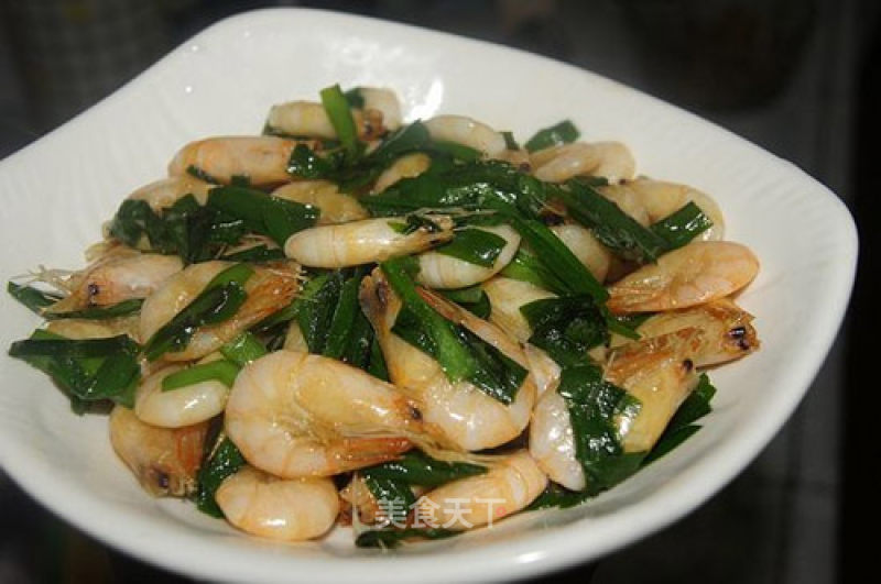 Stir-fried White Shrimp with Leek recipe