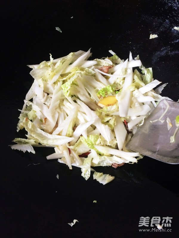 Stir-fried Shredded Pork with Cabbage recipe