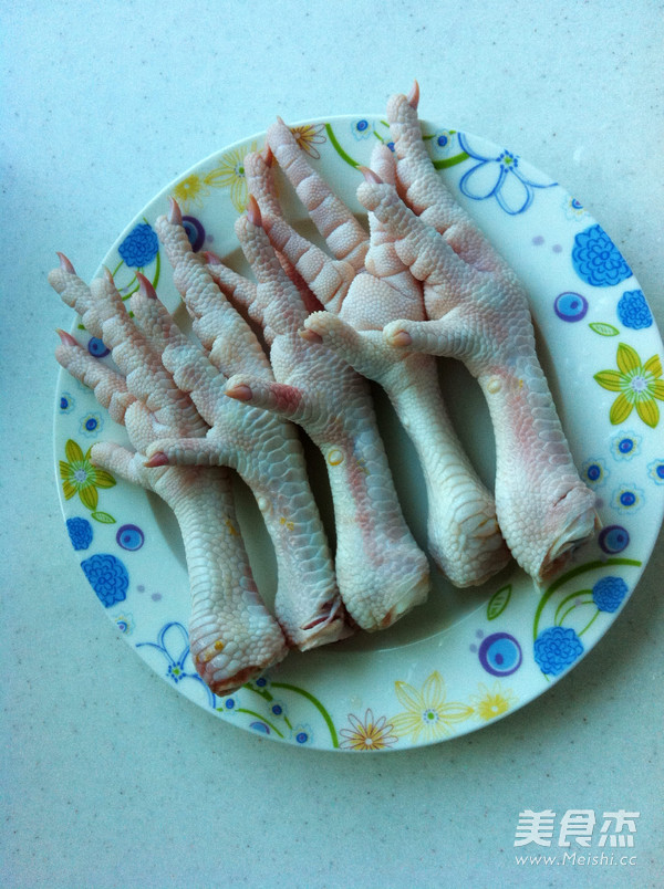 Marinated Chicken Feet with Pickled Peppers and Grains recipe