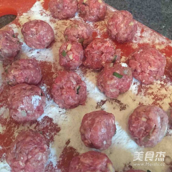 Meatball Hu Spicy Soup recipe