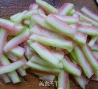 Watermelon Rind Mixed with Spinach Stem recipe