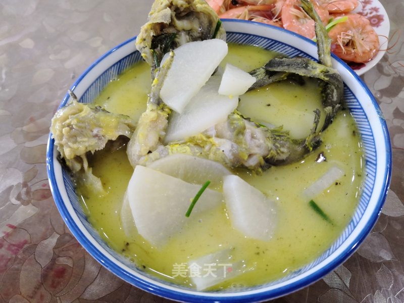 Yellow Catfish and Radish Soup recipe