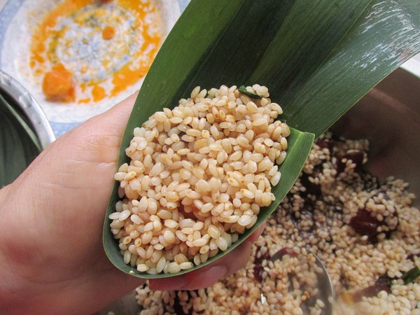 Egg Yolk Meat Dumplings recipe