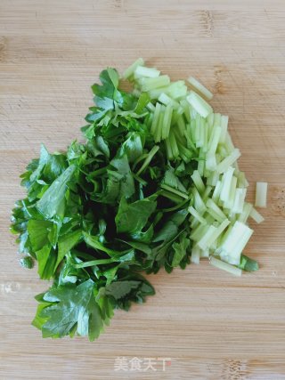 Sauce-flavored Fried Rice Noodles recipe