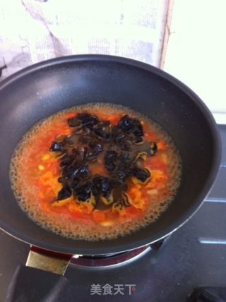 Tomato and Fungus Egg Soup recipe