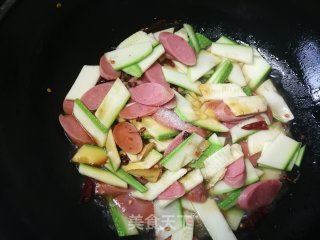 Stir-fried Ham Sausage with Summer Melon recipe