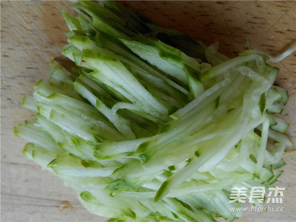 Fried Noodles with Hot Pepper and Egg recipe