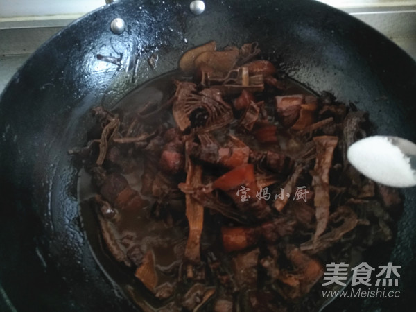 Braised Pork Belly and Dried Bamboo Shoots recipe