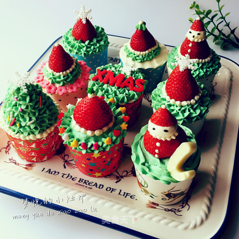 Christmas Cream Cupcakes