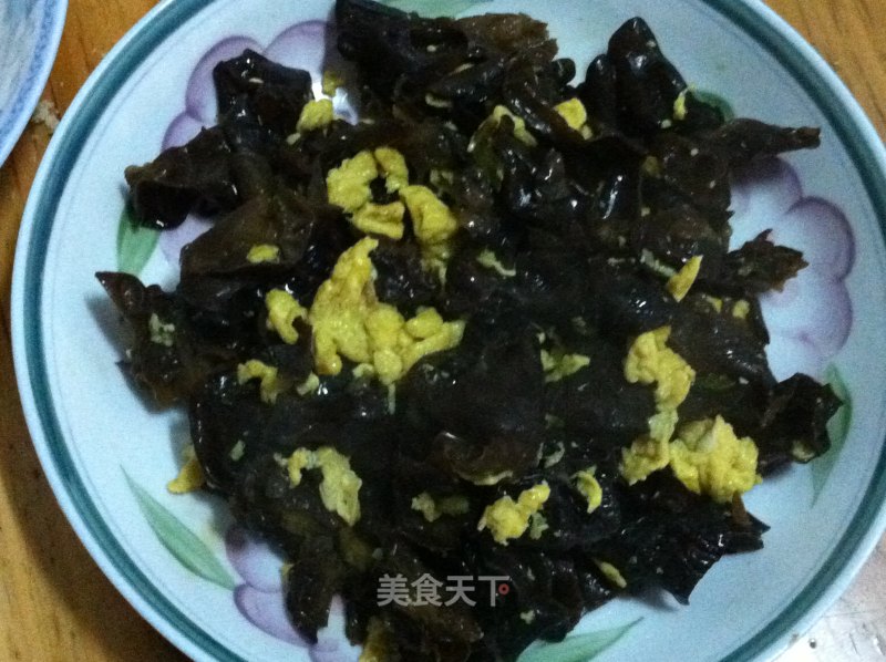 Fried Egg with Black Fungus recipe
