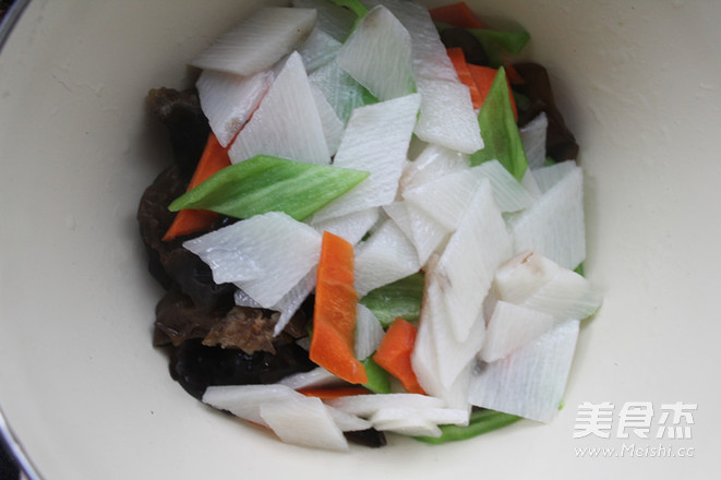 Stir-fried Yam with Mixed Vegetables recipe