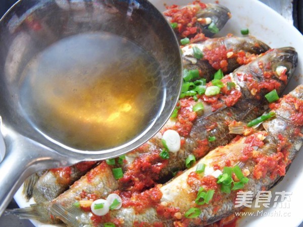 Steamed Antarctic Fish with Garlic Chili Sauce recipe