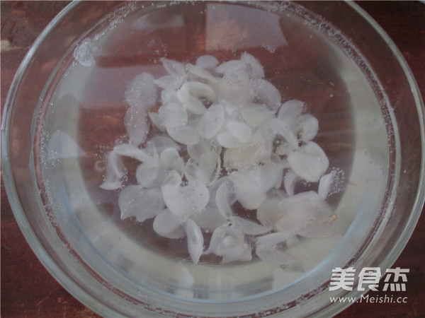 Hashima Stewed with Snow Lotus Seeds recipe