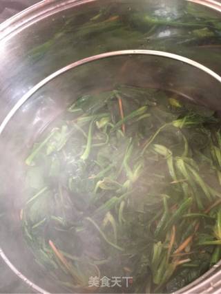 Stir-fried Pork with Spinach recipe