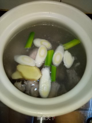 Stewed Pork Ribs with Cordyceps Flower recipe