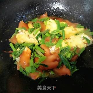 Super Simple and Delicious Scrambled Eggs with Tomatoes recipe