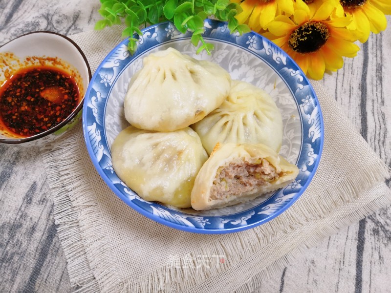 Pork and Green Onion Buns recipe