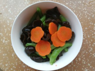 Cold Black Fungus and Sweet Beans recipe