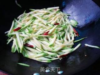 Stir-fried Yunnan Melon with Pickled Vegetables recipe