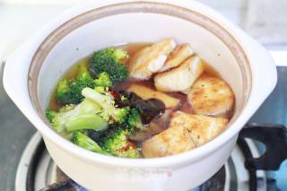 A Home-cooked Dish of Common People Who Use The Brain to Invigorate The Brain and Improve The Mind——【oyster Sauce, Peach Kernels, Fungus, Tofu Pot】 recipe