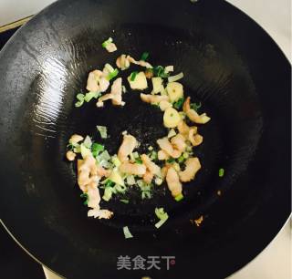 Stir-fried Pork with Agaricus Bisporus recipe