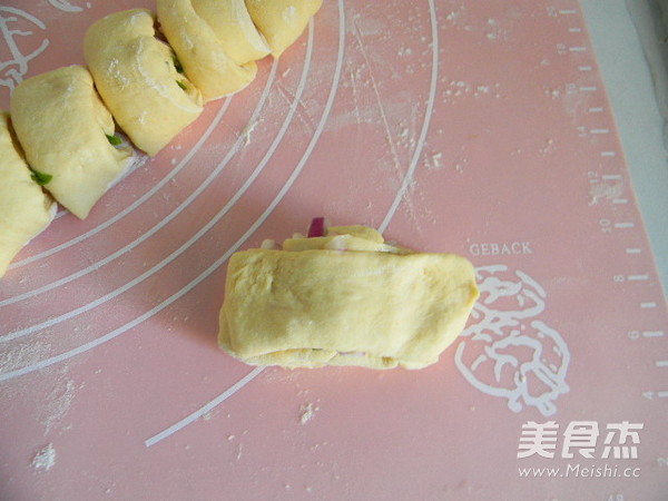 Fried Flower Roll recipe