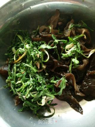 #春食野菜香# Dandelion Mixed with Fungus recipe