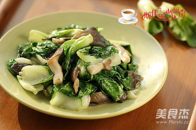 Stir-fried Chinese Cabbage with Mushrooms recipe