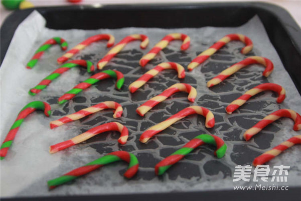 Christmas Cane Bicolor Biscuits recipe