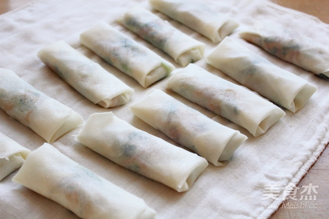 Leek Shredded Pork Spring Rolls recipe