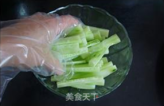 Melon Strips Mixed with Egg Yolk recipe