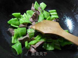 Stir-fried Pork Lung with Hot Peppers recipe