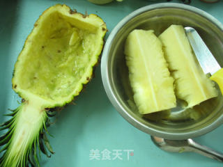 [cantonese Cuisine] The Most Photographed Fruit in The Dish [pineapple Ribs Boat] recipe