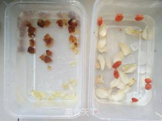 Peach Gum Lily Soup recipe