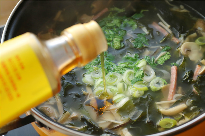 Seaweed Shrimp Skin Mushroom Soup recipe